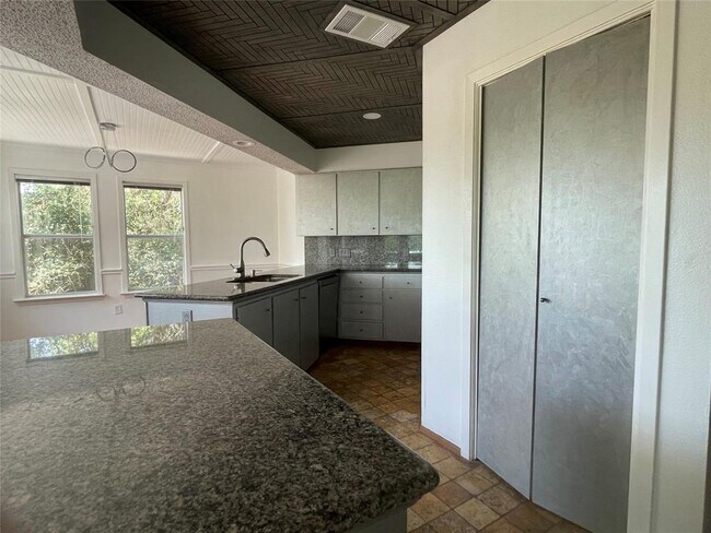 Building Photo - 5802 Longhorn Landing