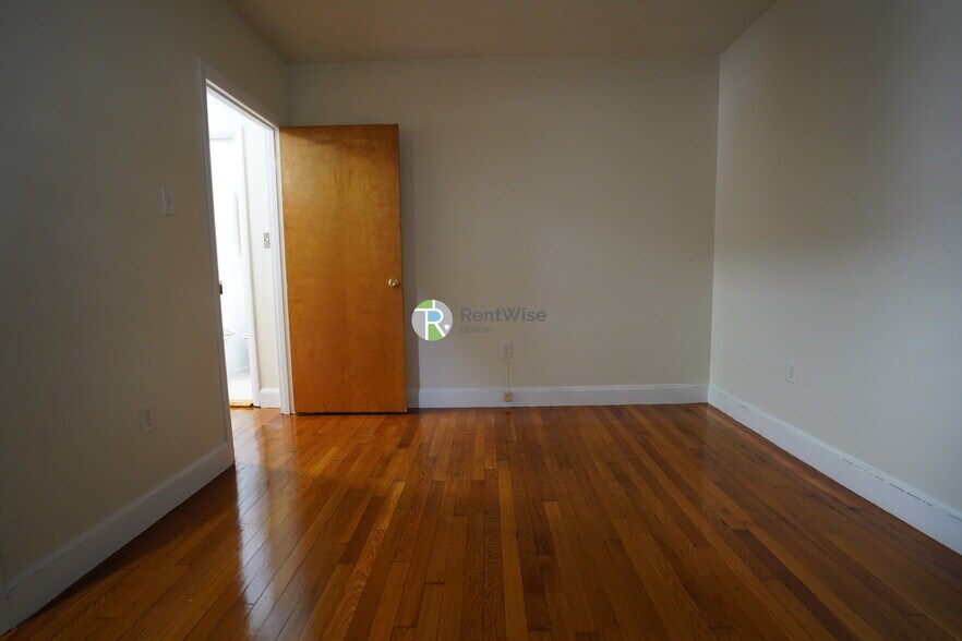 Building Photo - 312 Tappan St