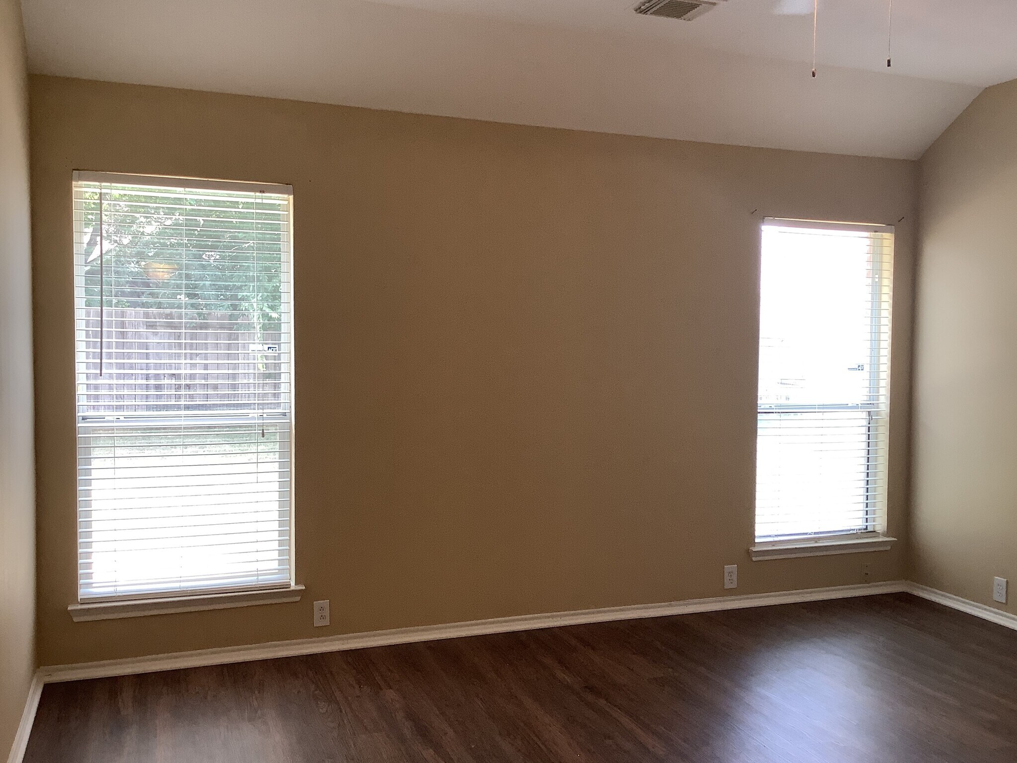 Building Photo - 5018 Beechknoll Ln