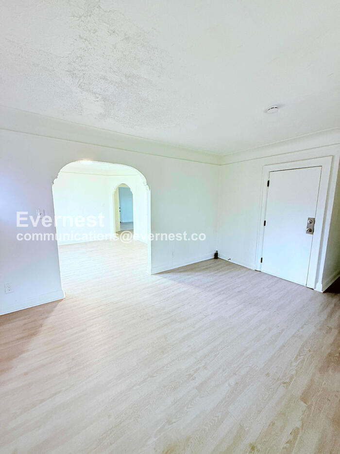 Building Photo - 15736 Steel St