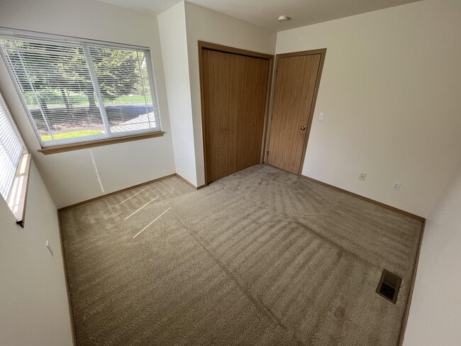 Building Photo - 3709 87th Ave NE