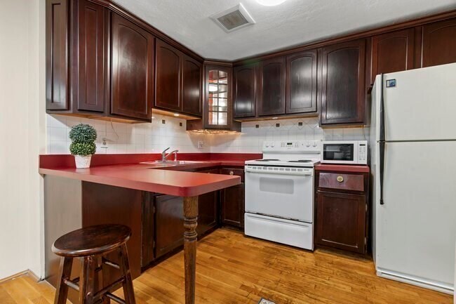 Building Photo - 357 Faneuil St