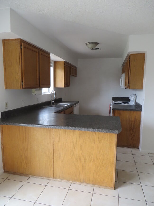 Building Photo - 2867 W 29th Ln