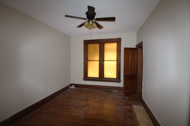 Building Photo - Muir - 308-308 1/2 Wilber Ave