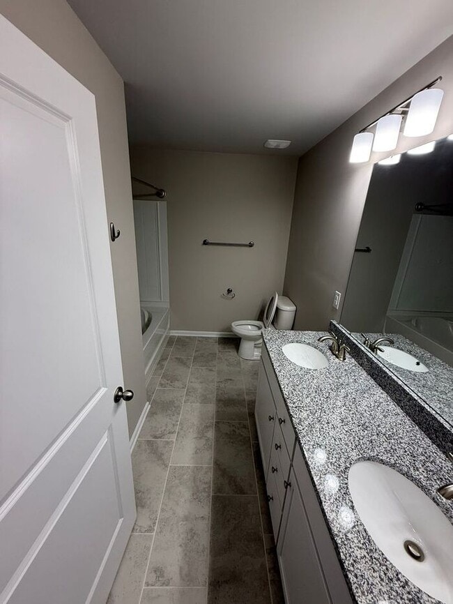 Building Photo - **Charming 3-Bedroom Home in Peaceful Stan...