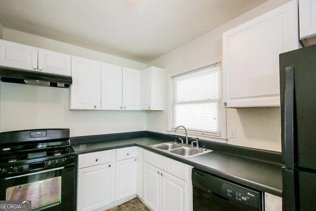 Building Photo - 839 Gresham Ave SE