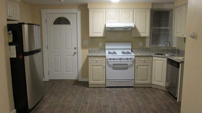 Primary Photo - 39 Rawson Rd