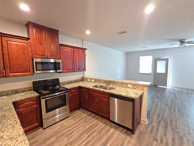 Building Photo - 626 Magnolia Bend