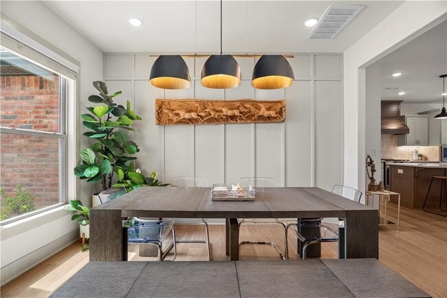 Building Photo - 3200 SW Rosemont Ave