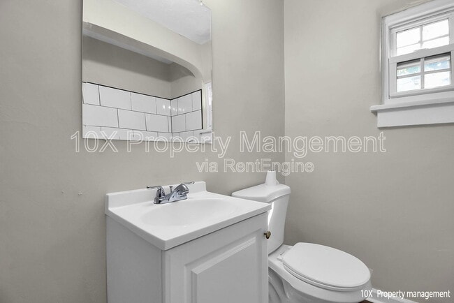 Building Photo - 532 S Terrace Ave