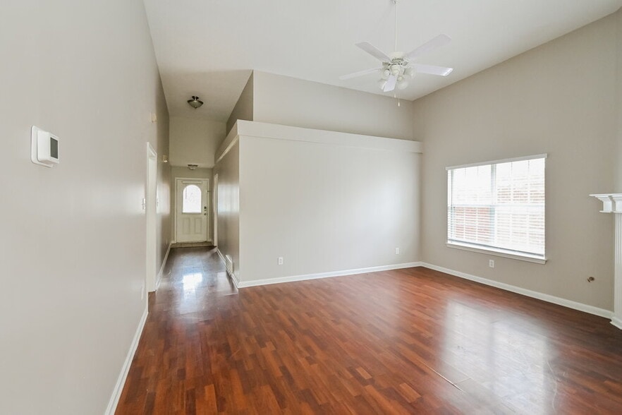 Building Photo - 2835 Misty Briar Cove