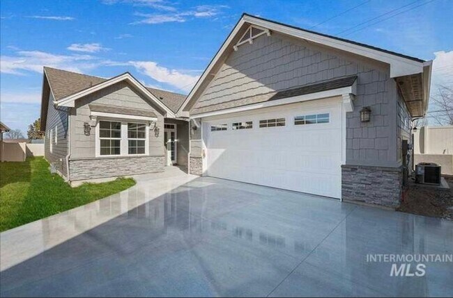 Primary Photo - Beautiful Custom Single Level Boise Home A...