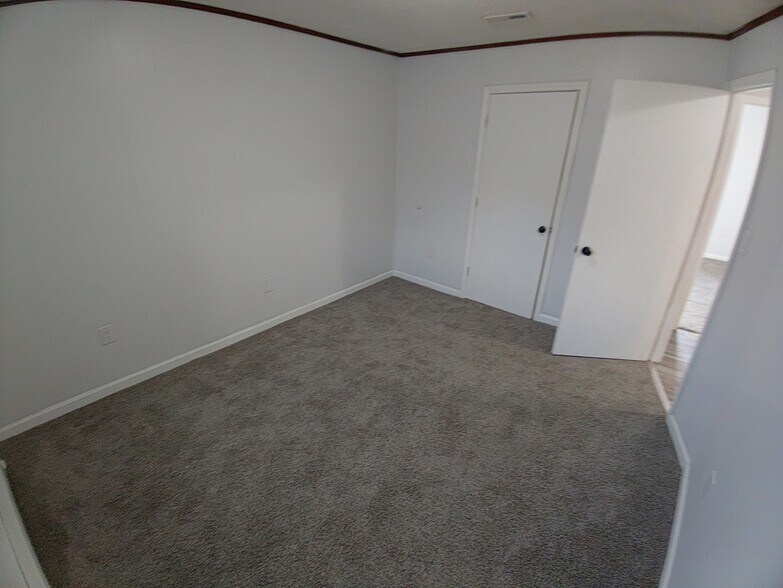 Building Photo - 360 Sneed Hill Rd