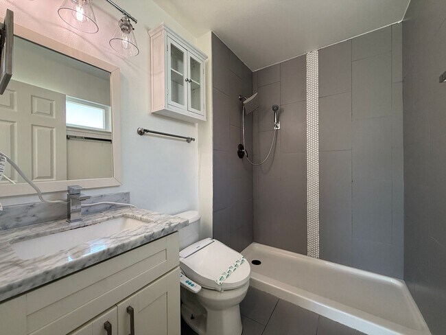Building Photo - Remodeled, Fresh and Clean 3 Bedroom 2 Bath Home in North San Jose