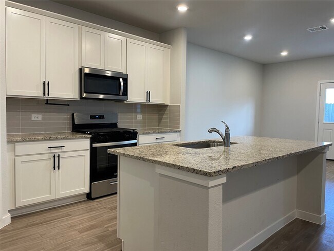 Building Photo - 11885 Whirlaway Dr