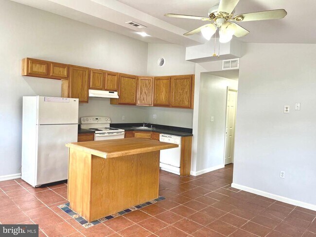 Building Photo - 5 Warfel Dr