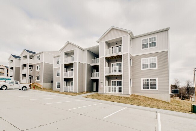 Building Photo - PARKWEST
