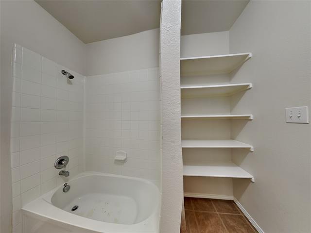 Building Photo - 9100 Lockhart Dr