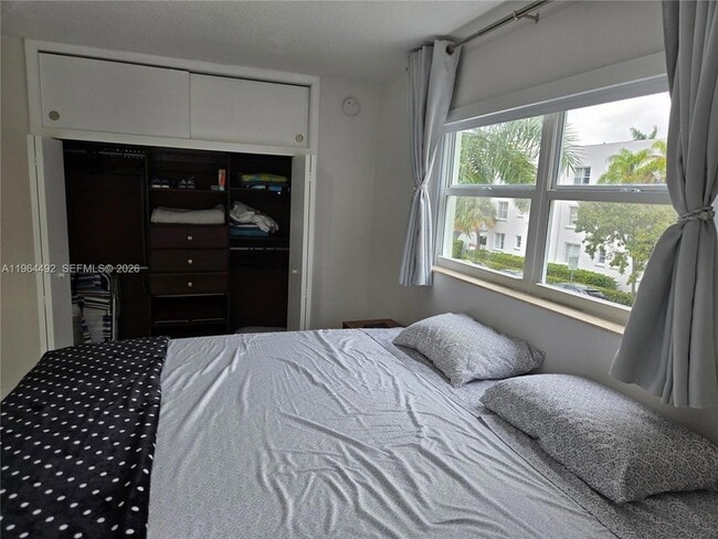 Building Photo - 1498 Jefferson Ave