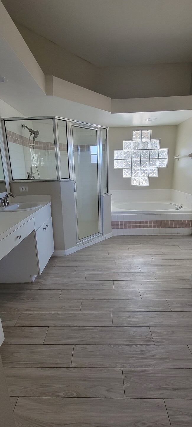 Building Photo - 2519 Tansboro Dr