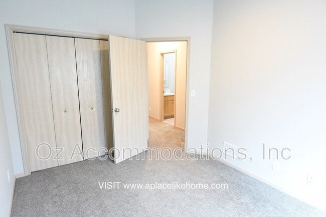 Building Photo - 635 S Woodson Ln
