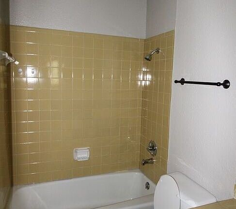 Building Photo - 9905 E 21st Pl