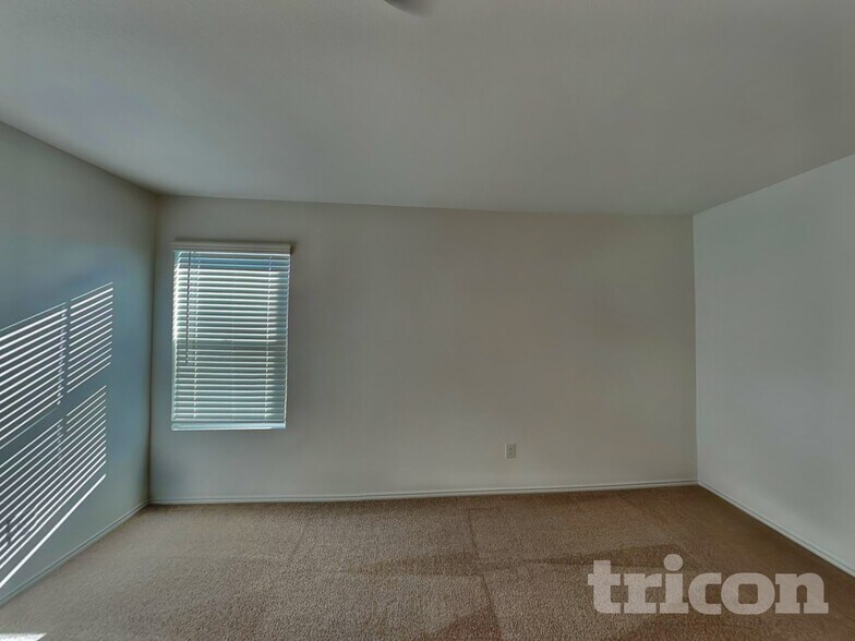 Building Photo - 1793 Courage Crk