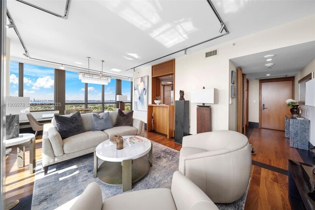 Building Photo - 101 20th St