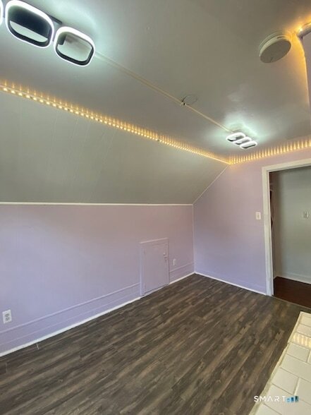 Building Photo - 27 Benham St