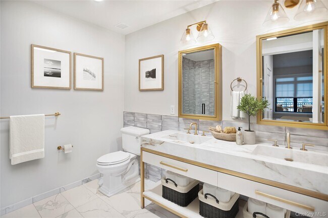 Building Photo - 695 Merrick Ave