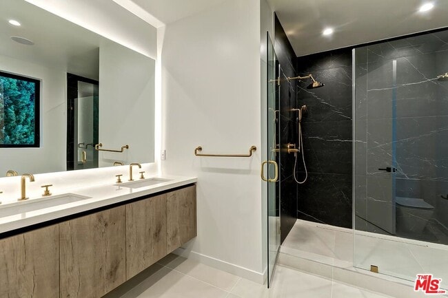 Building Photo - 7273 W Hazel Ct