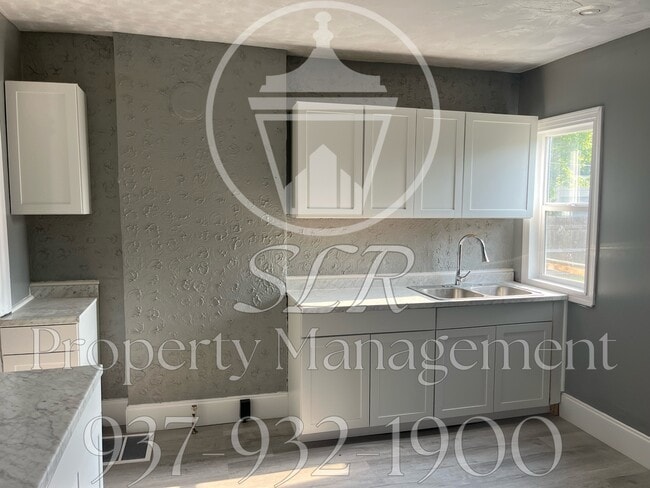 Building Photo - 1126-1128 Vernon Dr