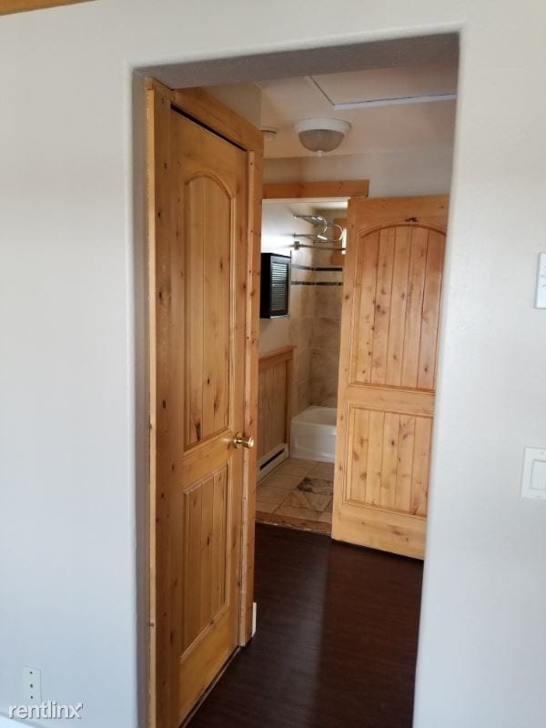 Building Photo - 750 Powderhorn Ln