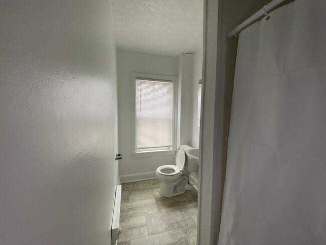 Building Photo - 93 B St