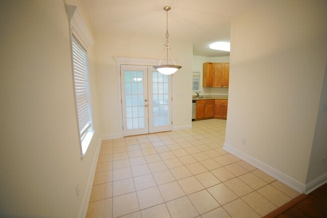 Building Photo - 2400 Tippecanoe Ridge