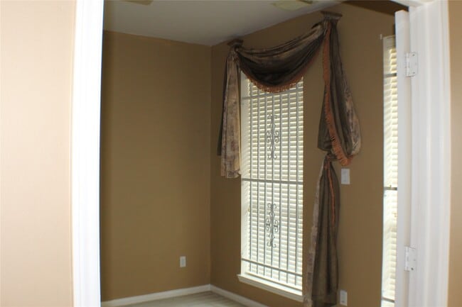 Building Photo - 12231 Ashford Park Dr