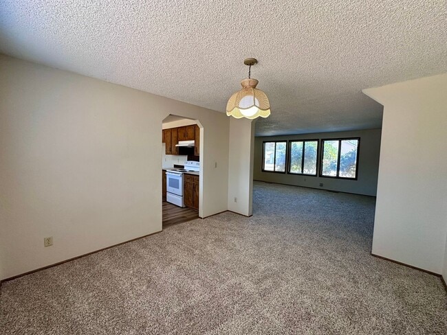 Building Photo - 970 S 55th Pl