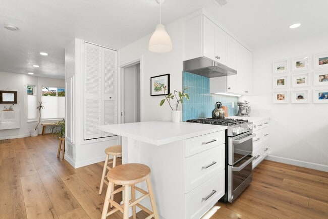 Building Photo - 3850 Bramble Ln