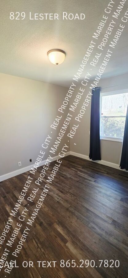 Building Photo - 829 Lester Rd