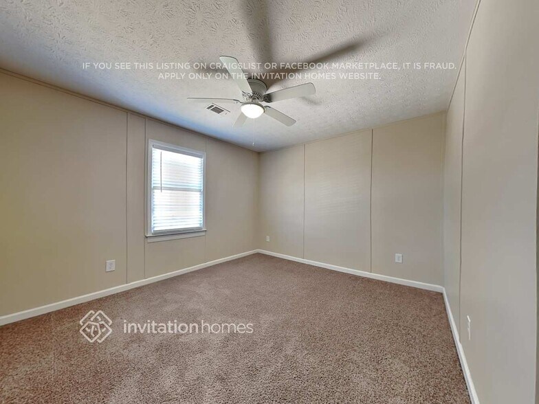 Building Photo - 1217 Willow Dr