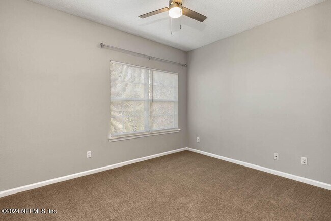 Building Photo - 12423 Forest Lake Cir E