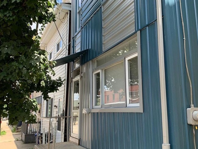 Building Photo - New Renovation - Lawrenceville Home