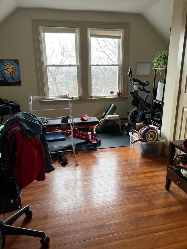 Building Photo - Mansfield Heights | 317-319 Mansfield St.