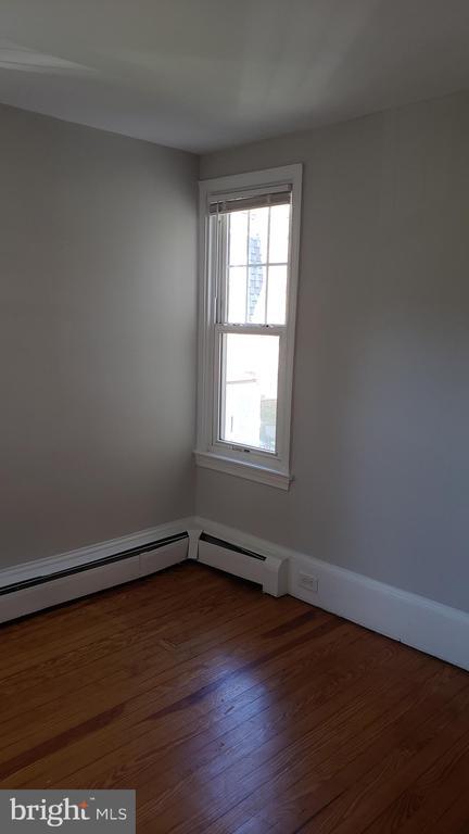 Building Photo - 555 Barrett Ave