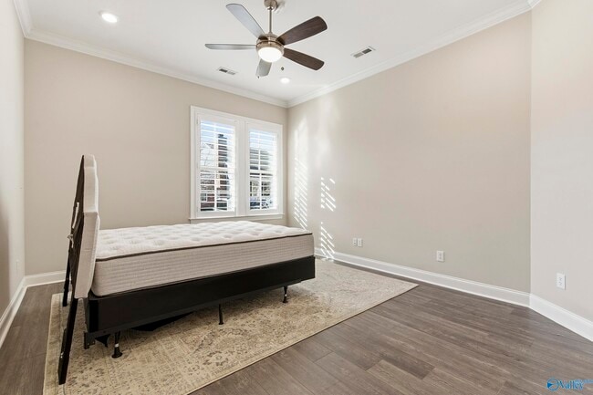 Building Photo - 125 Bur Oak Dr