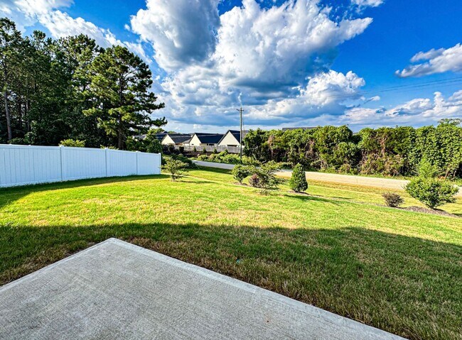 Building Photo - 612 Columbus Cir