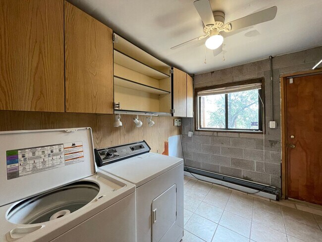 Building Photo - 2134 Candelero St