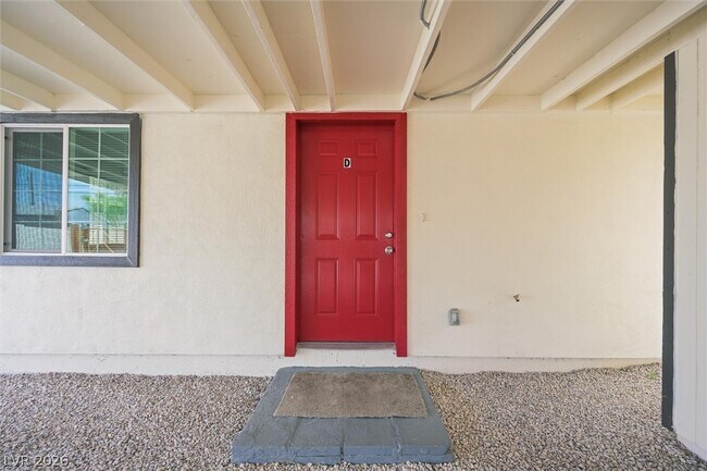 Building Photo - 623 N 10th St