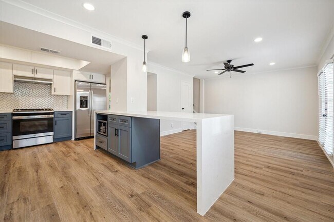 Building Photo - 2315 Triway Ln