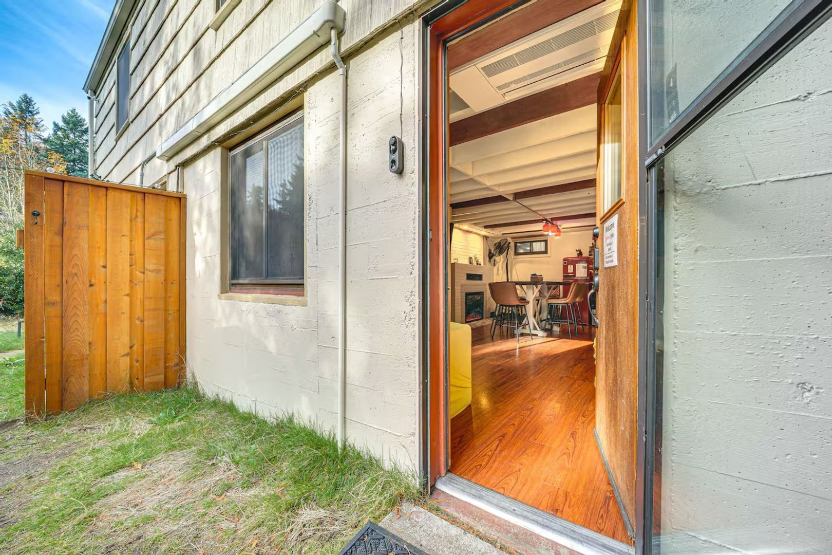 Building Photo - 1421 S 134th St